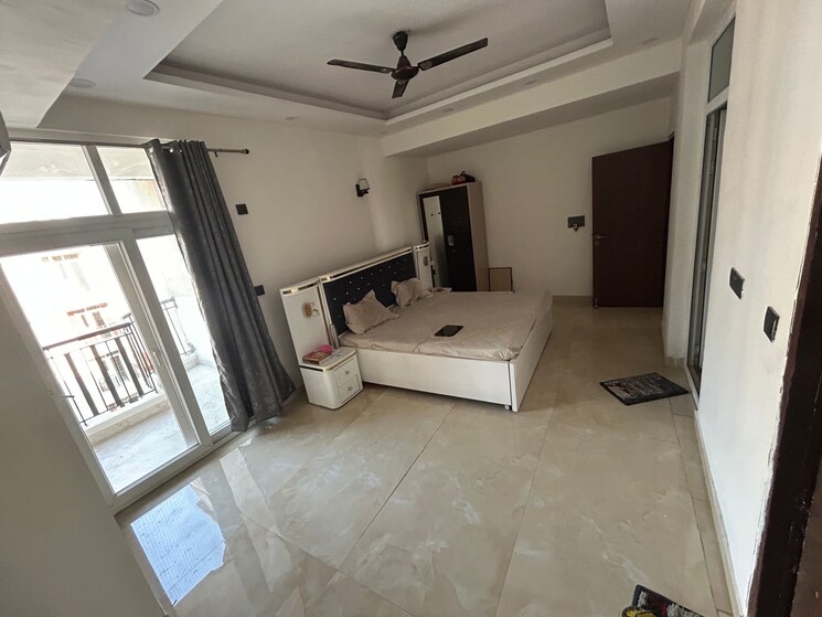 Master Bedroom, amrapali-princely-estate 3 Bedroom 2500 Sq.Ft. Independent House In Sector 76 Noida 9813274