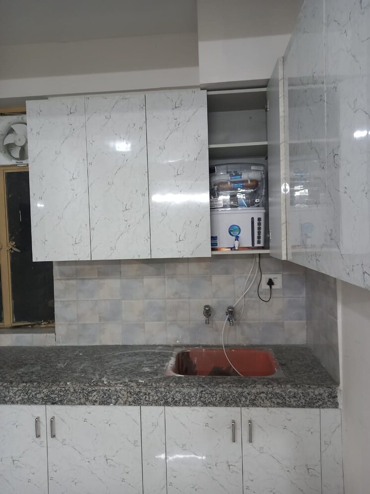 Kitchen, sector 111 1.5 Bedroom 900 Sq.Ft. Builder Floor In Sector 111 Gurgaon 9813273