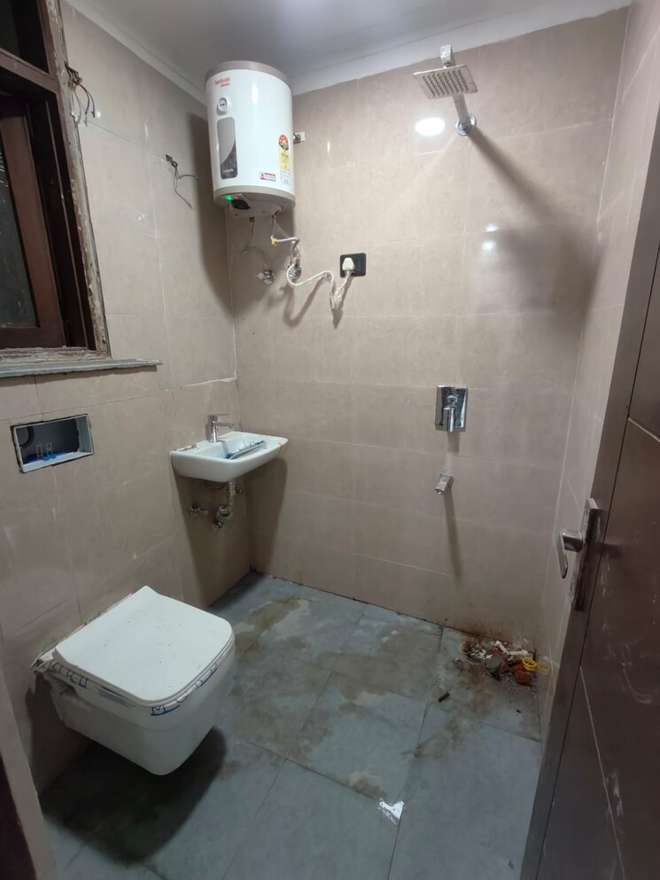 Bathroom, saket 1 Bedroom 450 Sq.Ft. Builder Floor In Saket Delhi 9813342
