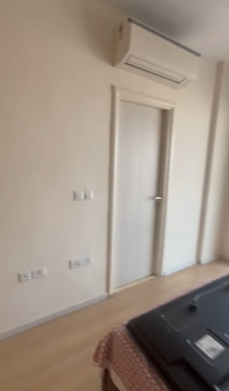 Room, dlf-the-skycourt 3 Bedroom 1931 Sq.Ft. Apartment In Sector 86 Gurgaon 9813430