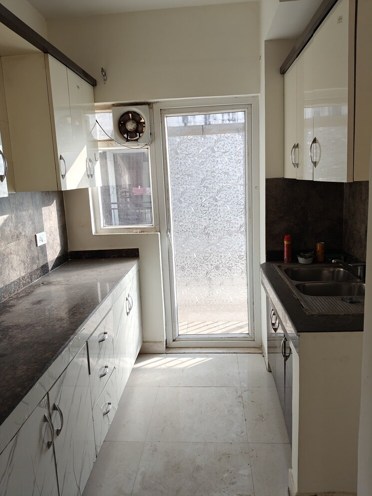 Kitchen, bptp-astaire-gardens 3 Bedroom 1405 Sq.Ft. Apartment In Sector 70a Gurgaon 9813526