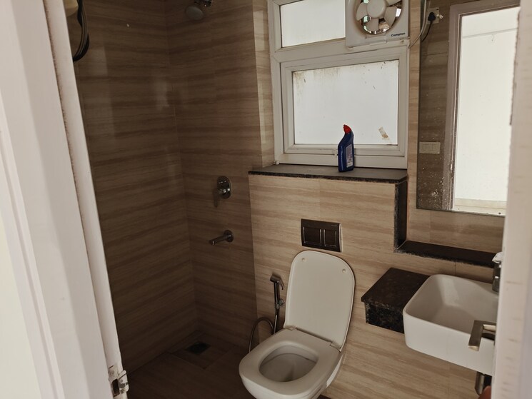 Bathroom, bptp-astaire-gardens 3 Bedroom 1405 Sq.Ft. Apartment In Sector 70a Gurgaon 9813526