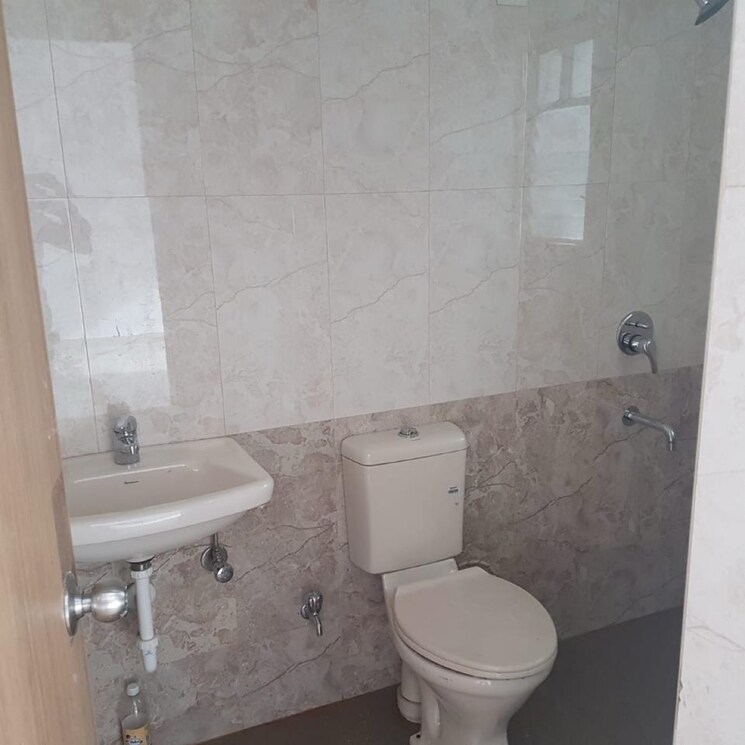 Bathroom, kumar-primavera 2 Bedroom 721 Sq.Ft. Apartment In Sainath Nagar Pune 9813627