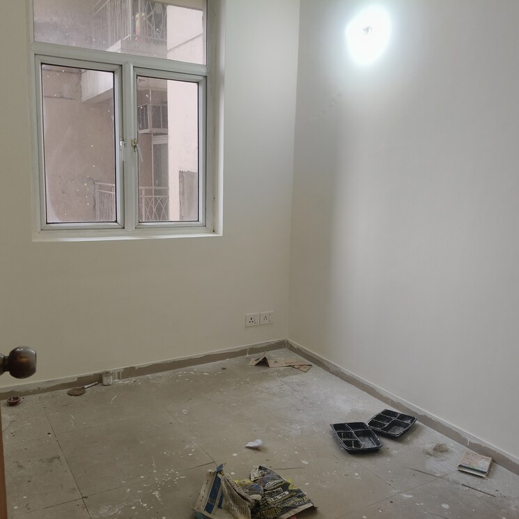 Room, mahagun-mywoods 2 Bedroom 800 Sq.Ft. Apartment In Sector 16c Greater Noida Greater Noida 9813645