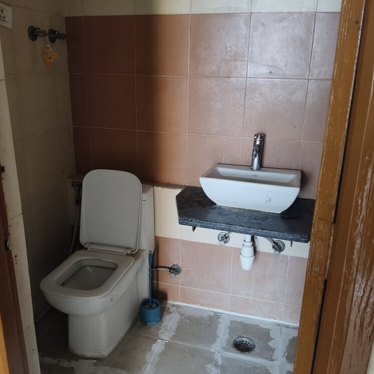 Bathroom, mahagun-mywoods 2 Bedroom 800 Sq.Ft. Apartment In Sector 16c Greater Noida Greater Noida 9813645