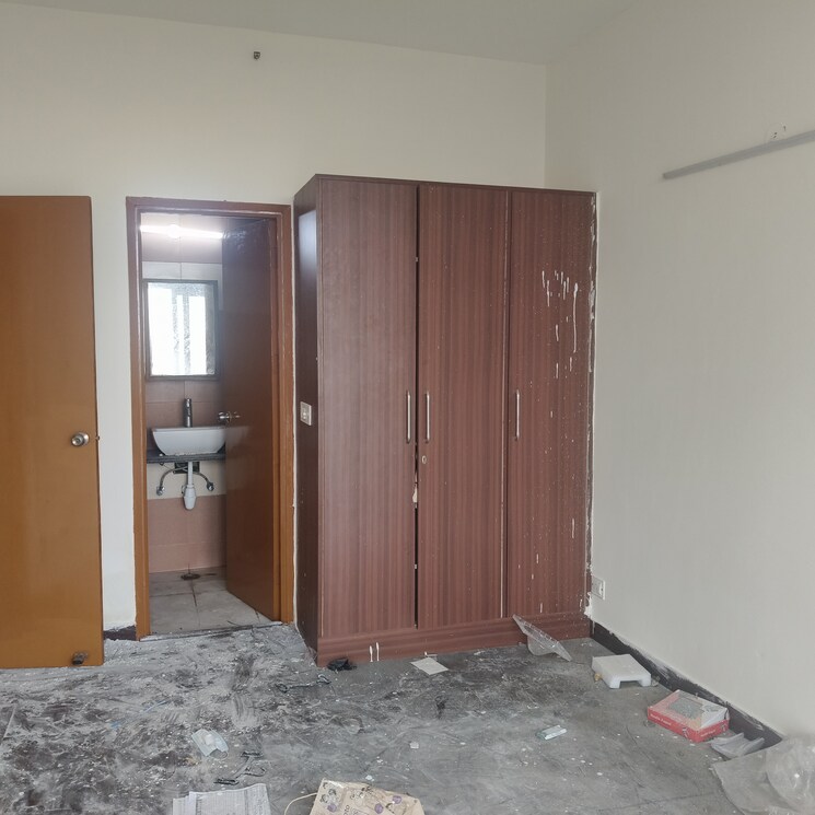 Room, mahagun-mywoods 2 Bedroom 800 Sq.Ft. Apartment In Sector 16c Greater Noida Greater Noida 9813645