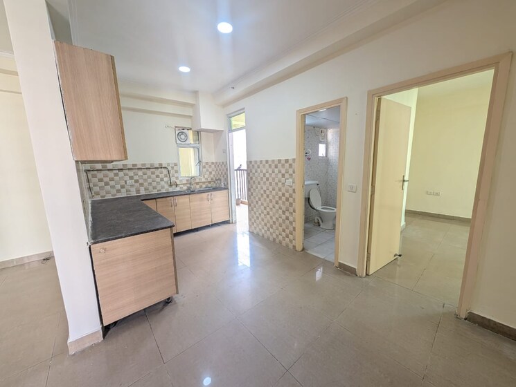 Room, gaur-city-2-11th-avenue 3 Bedroom 871 Sq.Ft. Apartment In Sector 16c Greater Noida Greater Noida 9813657