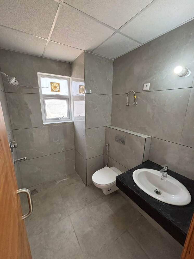 Bathroom, omaxe-lake 3 Bedroom 1580 Sq.Ft. Apartment In North Mullanpur Chandigarh 9813706