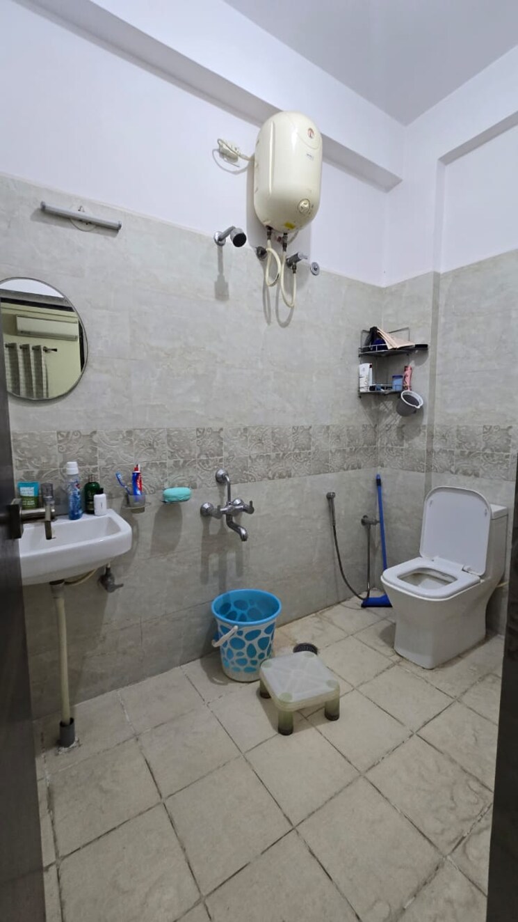 Bathroom, hsr layout 2 Bedroom 1100 Sq.Ft. Builder Floor In Hsr Layout Bangalore 9813703
