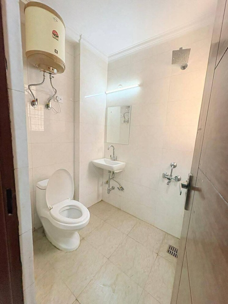 Bathroom, saket 2 Bedroom 1000 Sq.Ft. Builder Floor In Saket Delhi 9813745