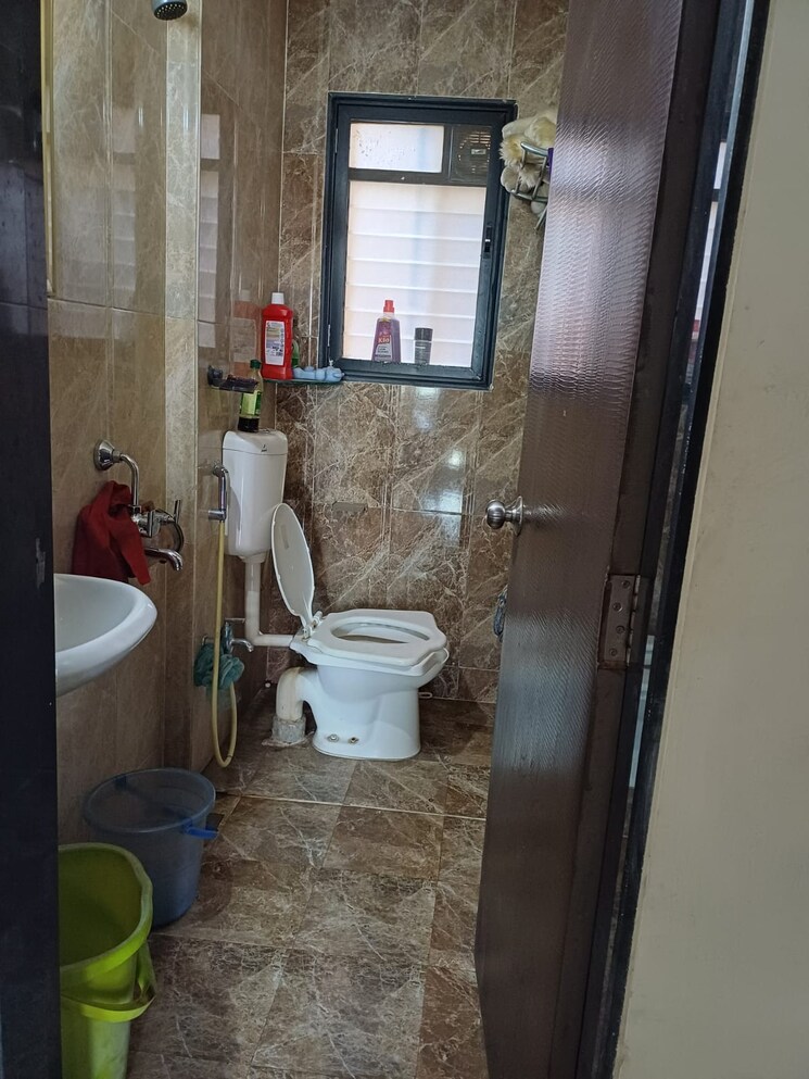 Bathroom, haware-estate 3 Bedroom 990 Sq.Ft. Apartment In Kasarvadavali Thane 9813748
