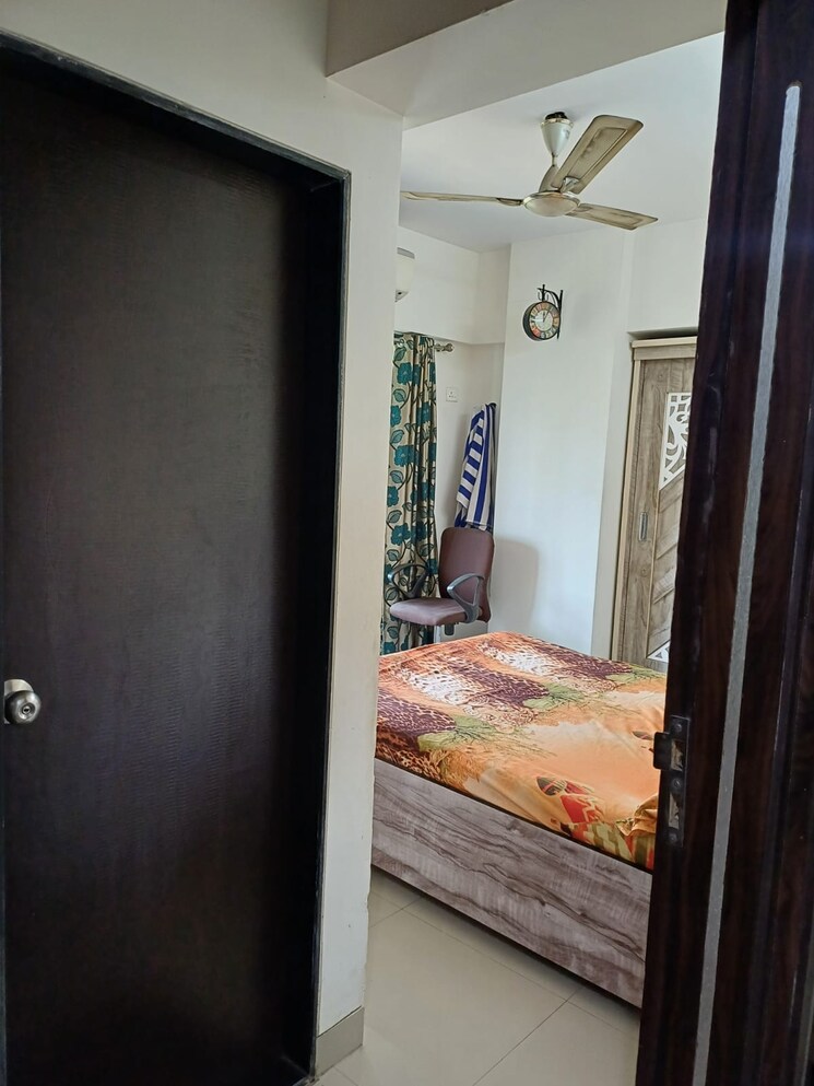 Bedroom, haware-estate 3 Bedroom 990 Sq.Ft. Apartment In Kasarvadavali Thane 9813748