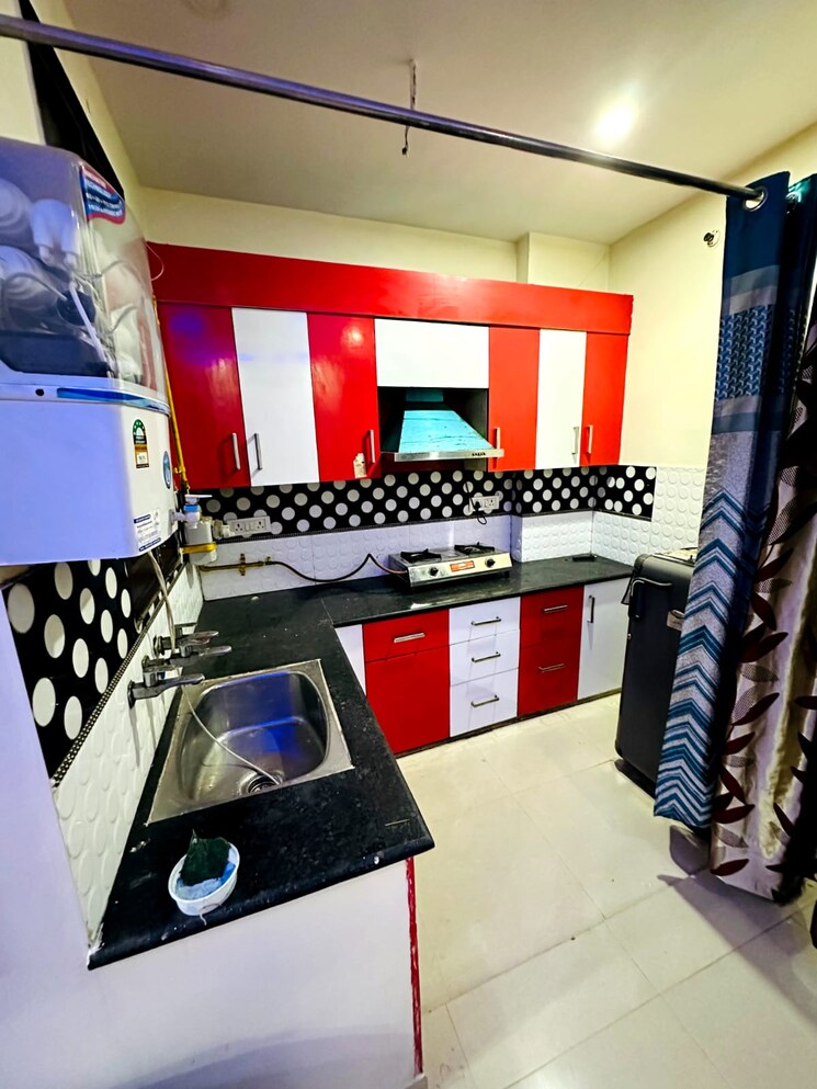 Master Bedroom, bcc-bharat-residency 3 Bedroom 1800 Sq.Ft. Apartment In Indrapuram Ghaziabad 9813883