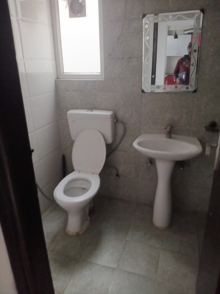 Bathroom, nirala-estate 3 Bedroom 1245 Sq.Ft. Apartment In Tech Zone 4 Greater Noida Greater Noida 9814050