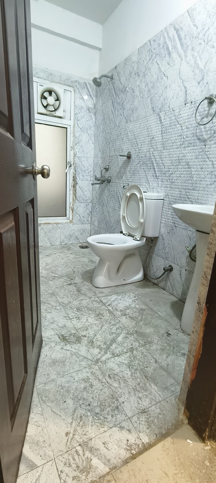 Bathroom, prateek-grand-city 3 Bedroom 846 Sq.Ft. Apartment In Siddharth Vihar Ghaziabad 9814077