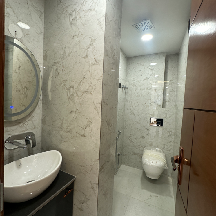 Bathroom, sunder nagar 3.5 Bedroom 2000 Sq.Ft. Apartment In Sunder Nagar Delhi 9814296