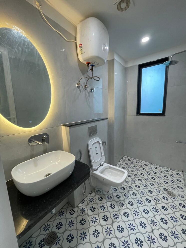 Bathroom, sector 31 1 Bedroom 710 Sq.Ft. Builder Floor In Sector 31 Gurgaon 9814306