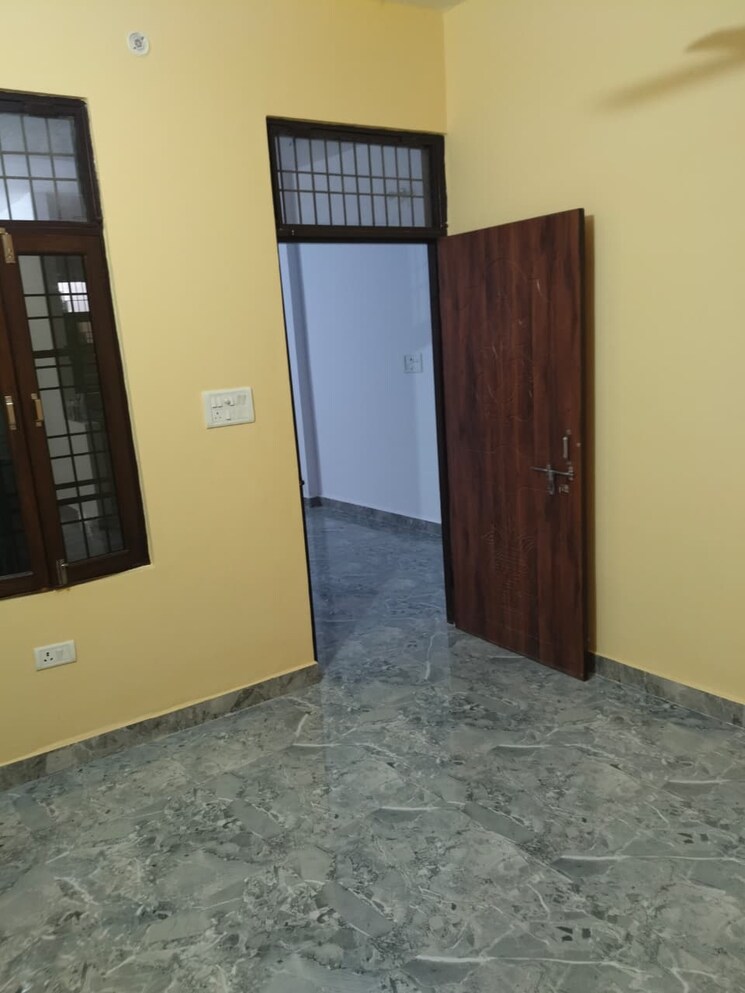 Room, indira nagar 2 Bedroom 1000 Sq.Ft. Independent House In Indira Nagar Lucknow 9814241