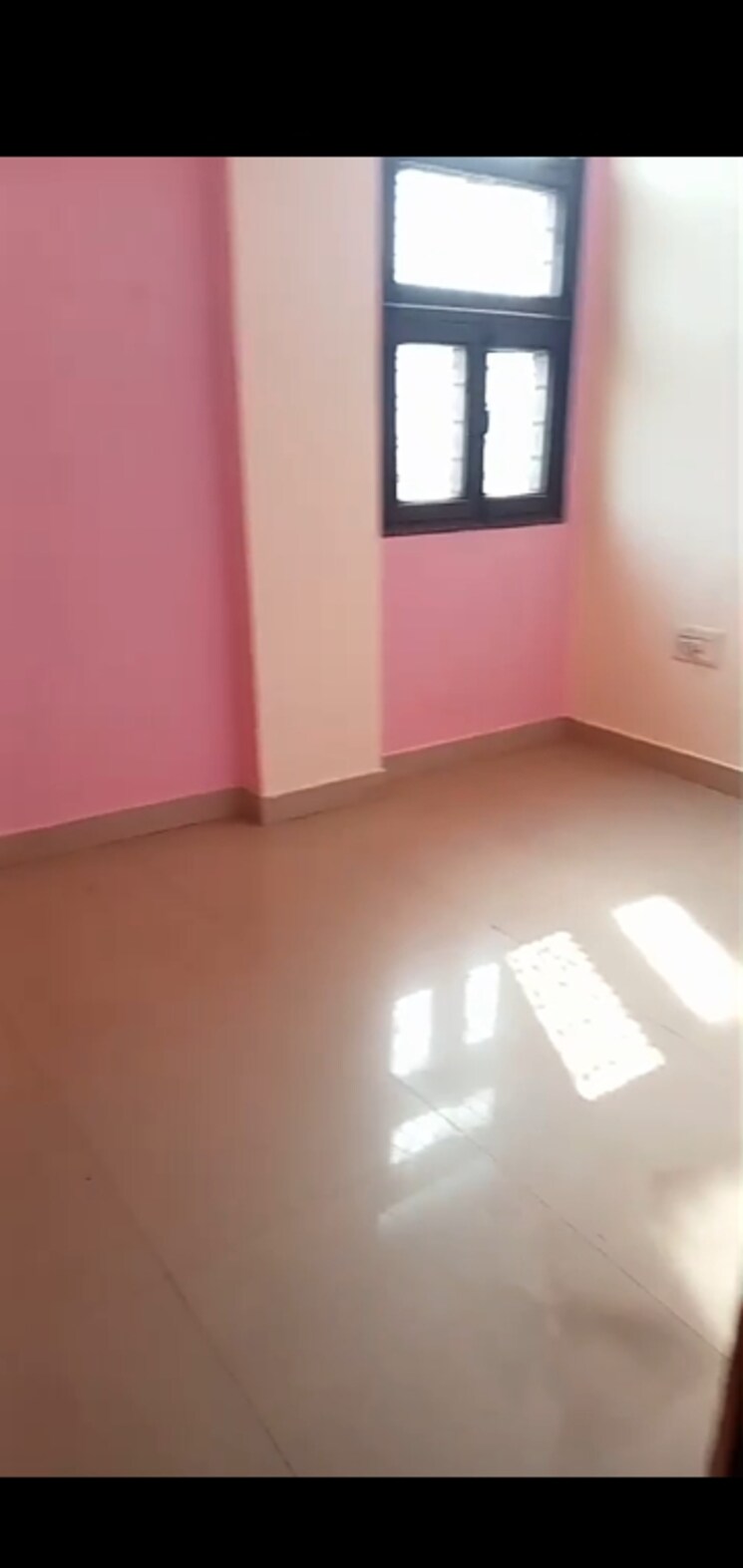 Room, mahavir enclave 3 Bedroom 828 Sq.Ft. Builder Floor In Mahavir Enclave Delhi 9814482