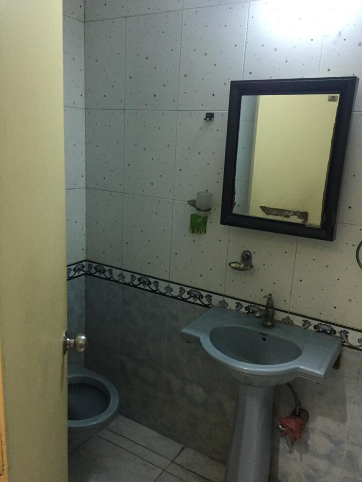 Bathroom, ivory-towers-chs-ltd 3 Bedroom 1000 Sq.Ft. Apartment In Bhakti Park Mumbai 9814403