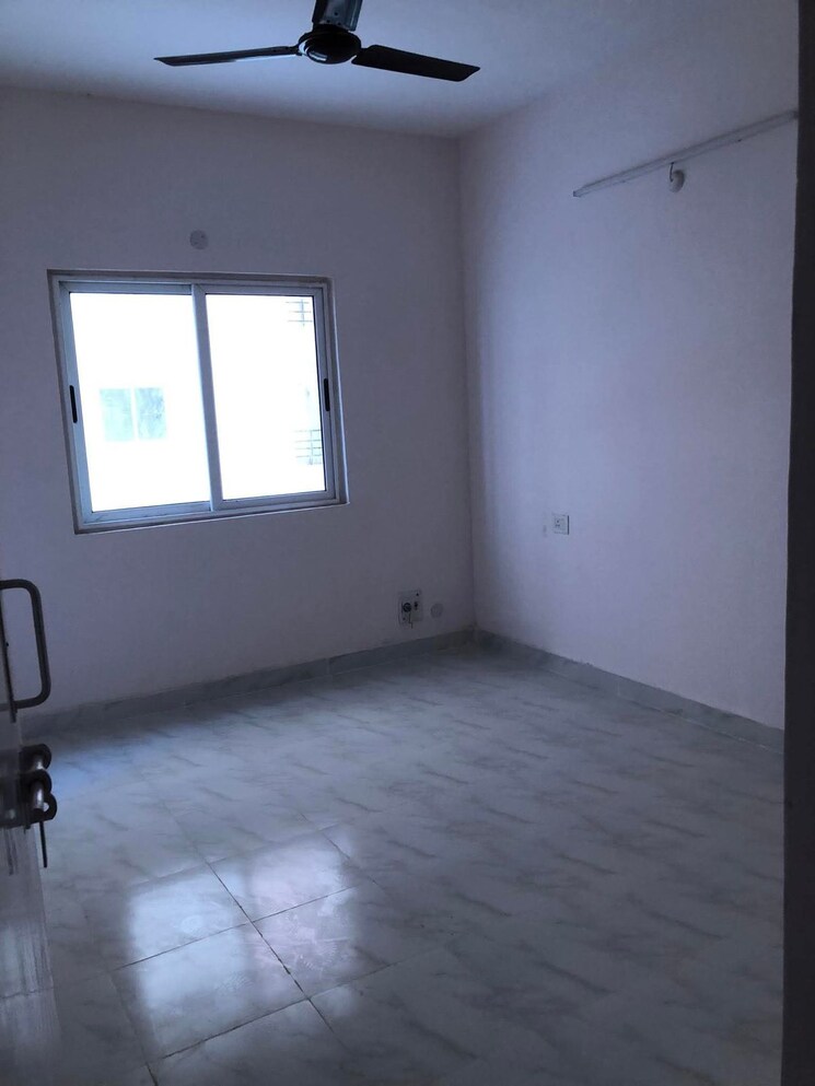 Room, gomti-enclave 2 Bedroom 1000 Sq.Ft. Apartment In Hazratganj Lucknow 9814905