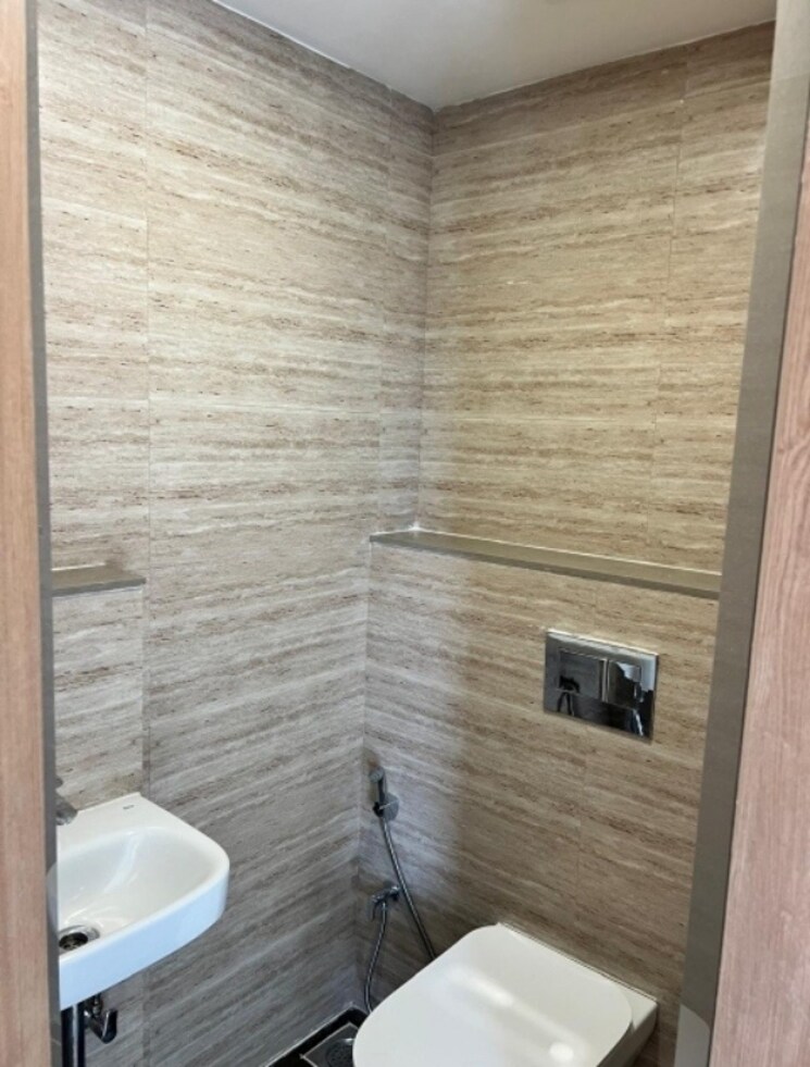 Bathroom, jogeshwari west 1 Bedroom 440 Sq.Ft. Apartment In Jogeshwari West Mumbai 9815371