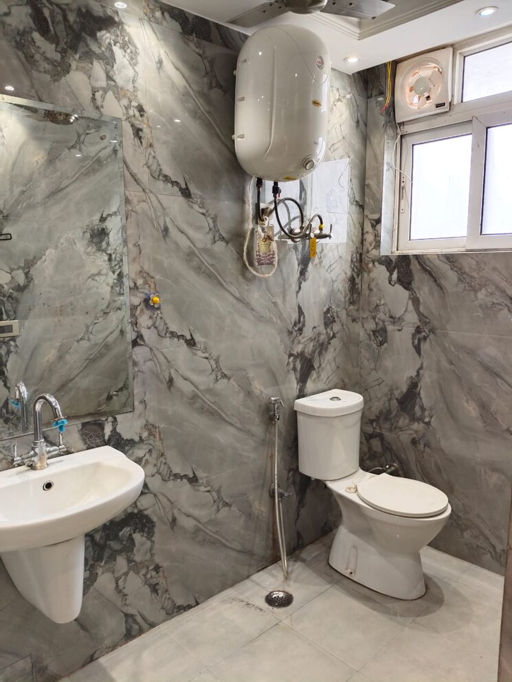 Bathroom, gls-avenue-51 3 Bedroom 928 Sq.Ft. Apartment In Sector 92 Gurgaon 9815387