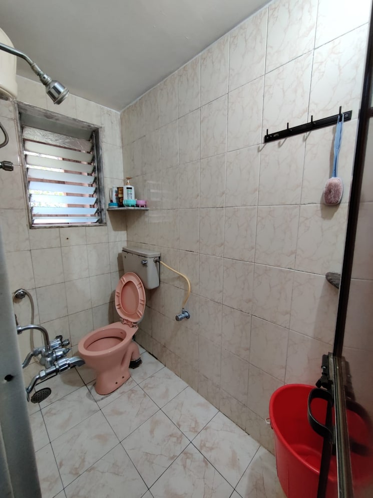 Bathroom, unlimited-juveria-apartments 2 Bedroom 650 Sq.Ft. Apartment In Mazgaon Mumbai 9815572