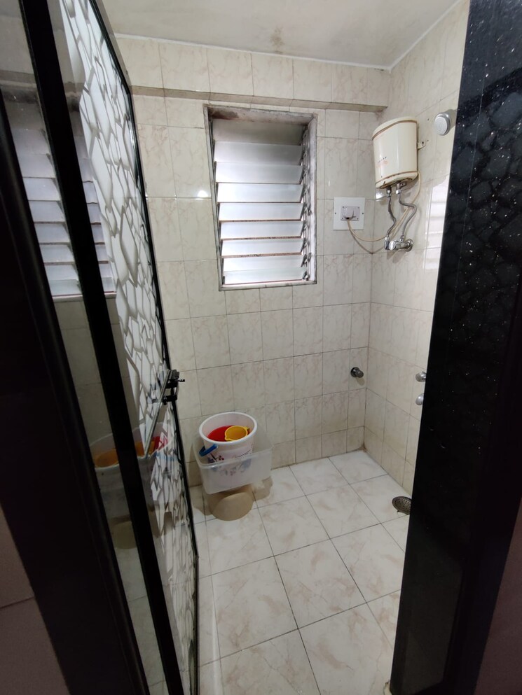 Bathroom, unlimited-juveria-apartments 2 Bedroom 650 Sq.Ft. Apartment In Mazgaon Mumbai 9815572