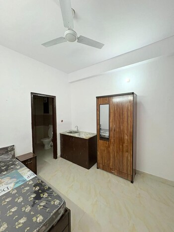 1 RK Builder Floor for Rent in Paryavaran Complex, Delhi