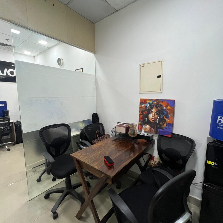 Team Area, netaji subhash place Commercial Office Space 700 Sq.Ft. In Netaji Subhash Place Delhi 9815774