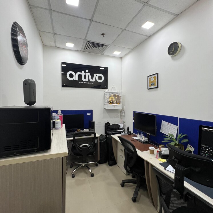 Team Area, netaji subhash place Commercial Office Space 700 Sq.Ft. In Netaji Subhash Place Delhi 9815774