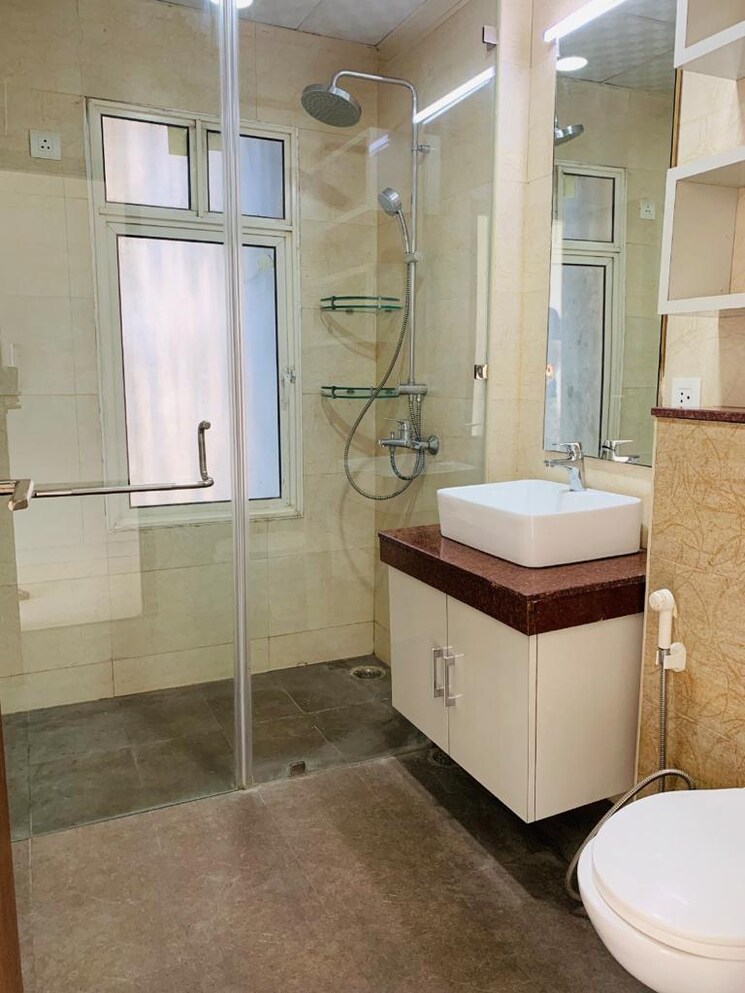 Bathroom, sunlight-apartments-sector-44 3.5 Bedroom 2200 Sq.Ft. Apartment In Sector 44 Noida 9816184