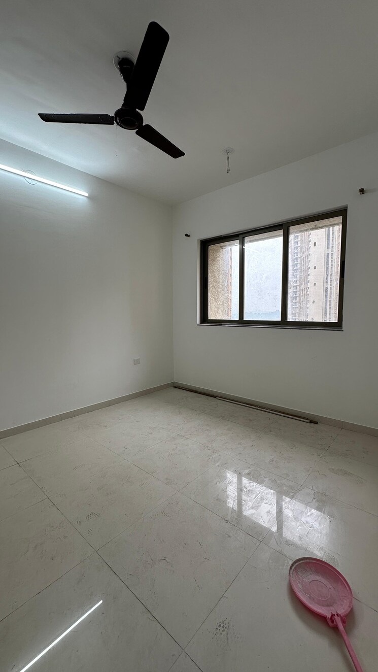 Room, lodha-splendora 1 Bedroom 550 Sq.Ft. Apartment In Ghodbunder Road Thane 9816721