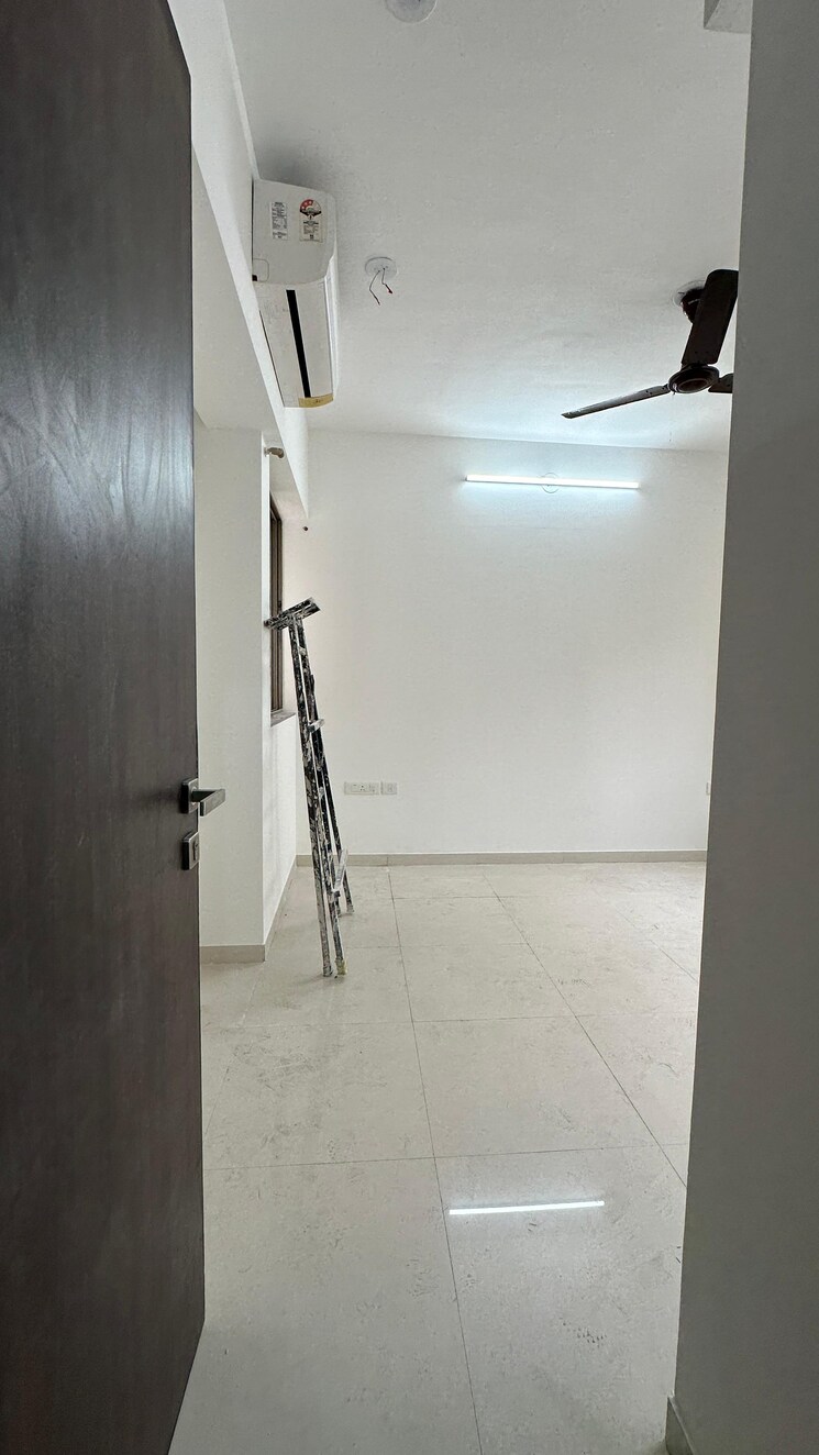 Bathroom, lodha-splendora 1 Bedroom 550 Sq.Ft. Apartment In Ghodbunder Road Thane 9816721