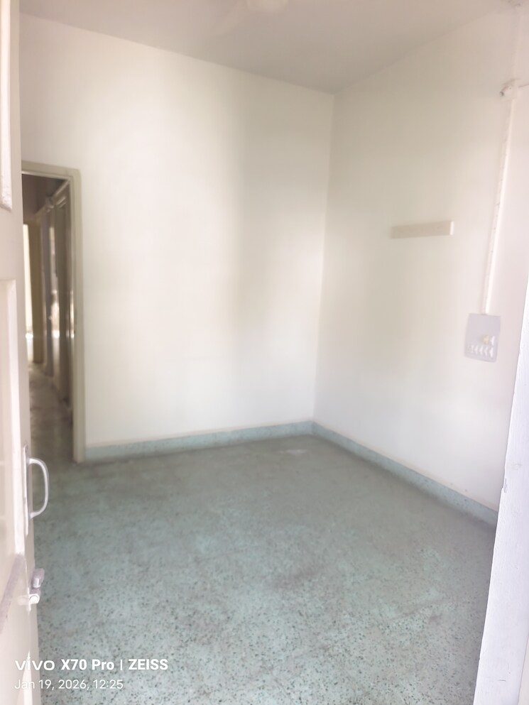 Cover Image, karve nagar Commercial Office Space 1500 Sq.Ft. In Karve Nagar Pune 9816765