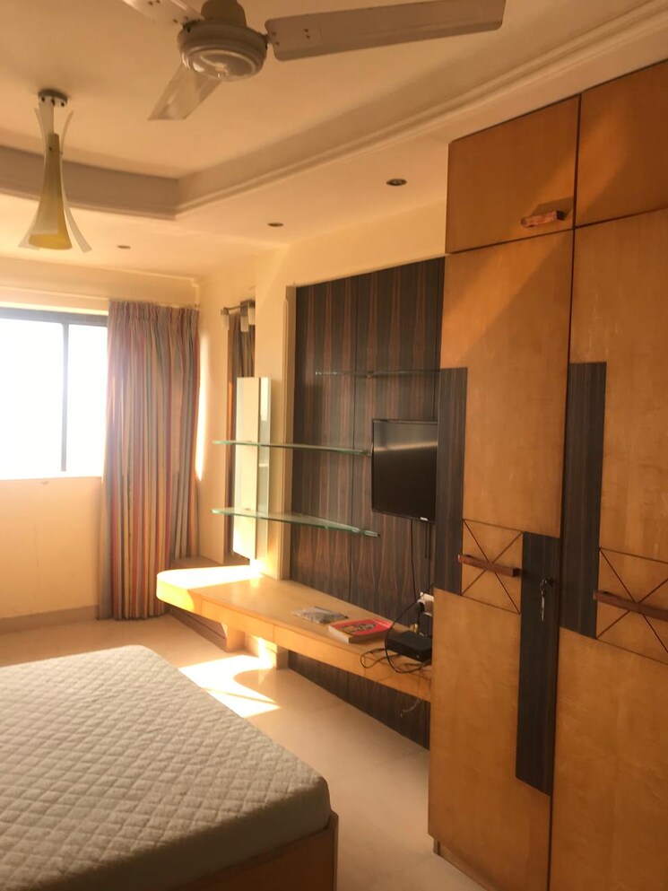 Living Room, ashford-casa-grande 3 Bedroom 1915 Sq.Ft. Apartment In Lower Parel Mumbai 9816980