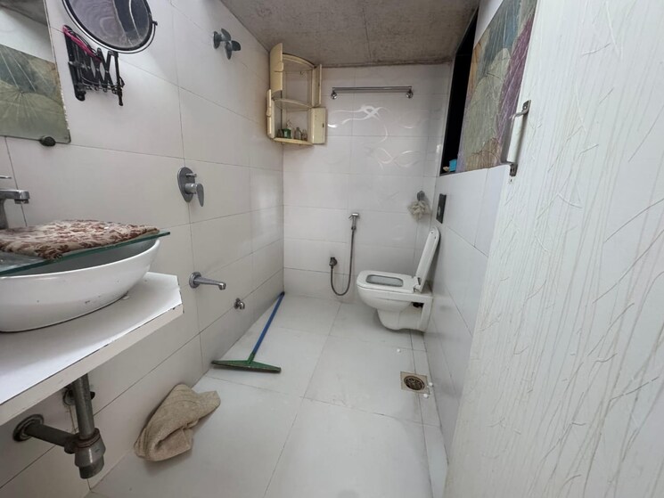 Bathroom, concord-chs 2 Bedroom 1000 Sq.Ft. Apartment In Andheri West Mumbai 9817107
