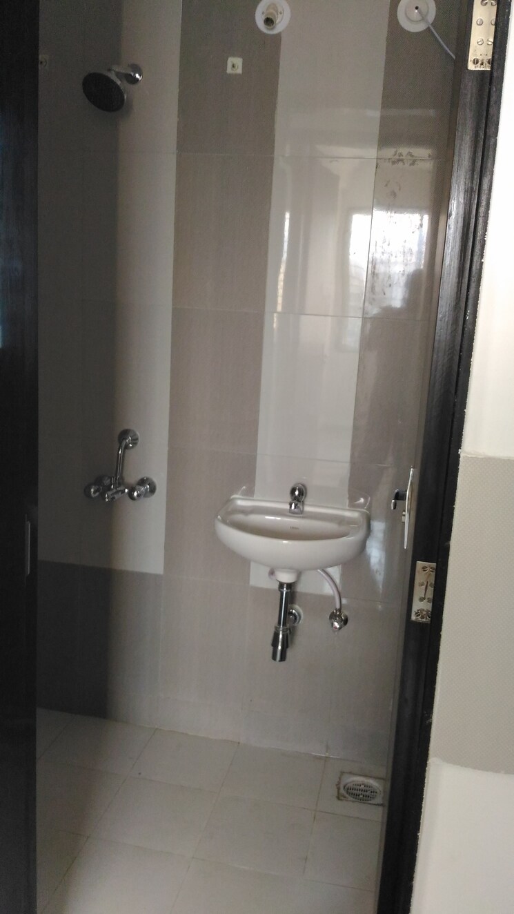 Bathroom, dreams-wisteria 2 Bedroom 900 Sq.Ft. Apartment In Pisoli Pune 9817051