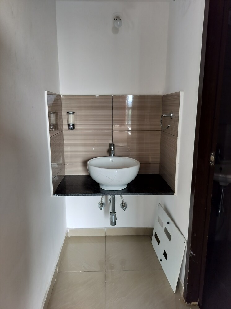 Bathroom, amanora-future-towers 3 Bedroom 1550 Sq.Ft. Apartment In Hadapsar Pune 9817396