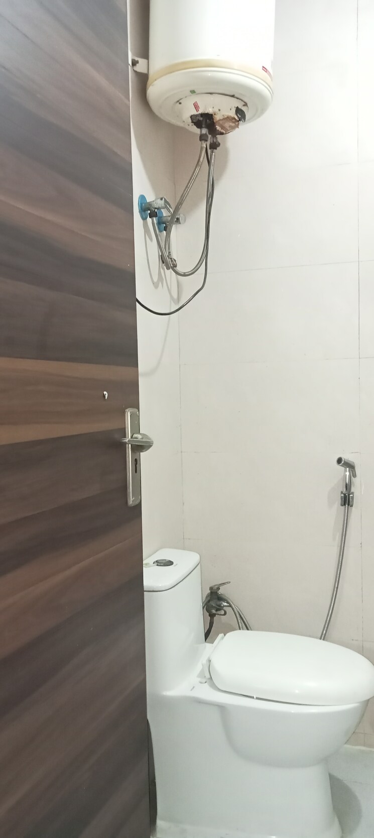 Bathroom, panchsheel vihar 2 Bedroom 700 Sq.Ft. Builder Floor In Panchsheel Vihar Delhi 9817961