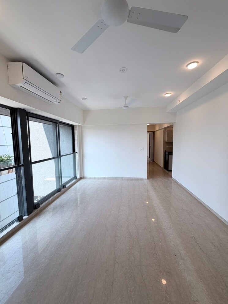 Cover Image, s-raheja-silver-rock 2 Bedroom 700 Sq.Ft. Apartment In Bandra West Mumbai 9818111