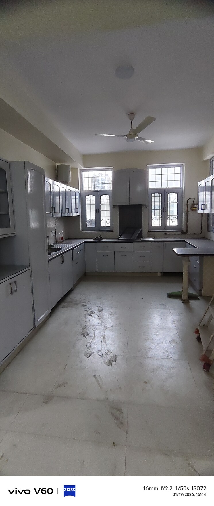 Kitchen, sector 48 4 Bedroom 450 Sq.Mt. Independent House In Sector 48 Noida 9818122