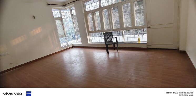 Room, sector 48 4 Bedroom 450 Sq.Mt. Independent House In Sector 48 Noida 9818122