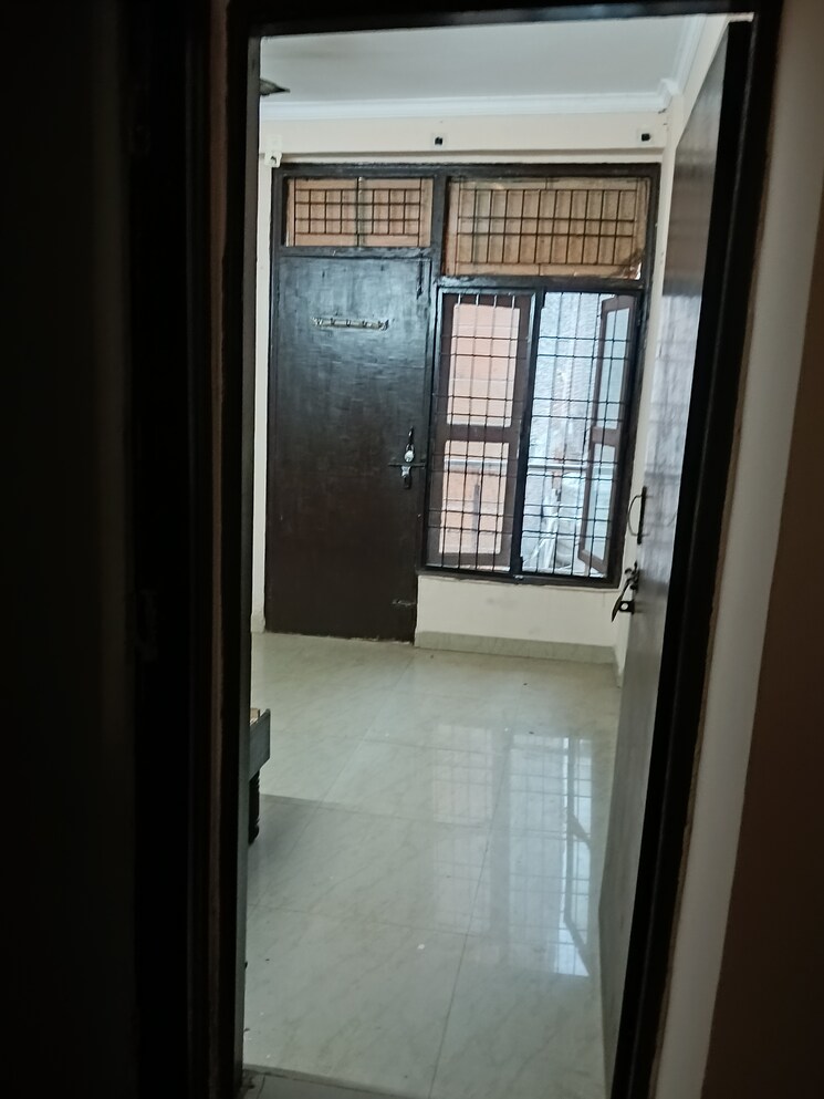 Room, paryavaran complex 1 Bedroom 450 Sq.Ft. Builder Floor In Paryavaran Complex Delhi 9818145