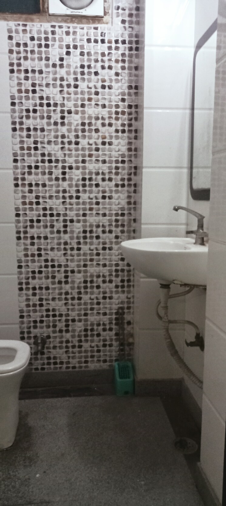 Bathroom, panchsheel vihar 2 Bedroom 800 Sq.Ft. Builder Floor In Panchsheel Vihar Delhi 9818140