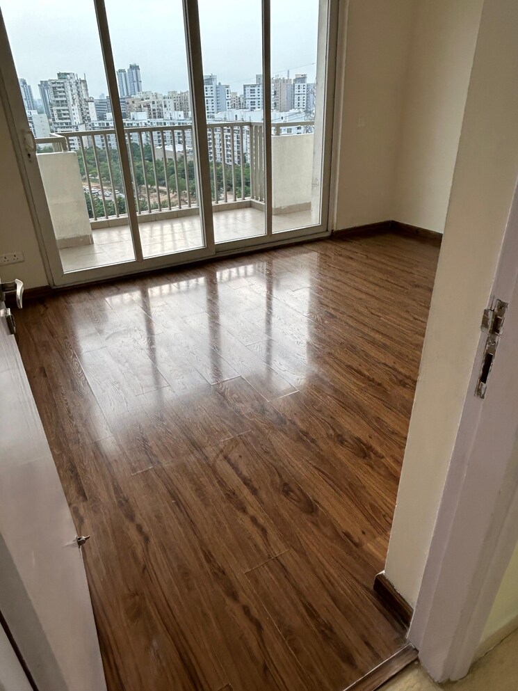 Balcony, emaar-the-palm-drive-the-premier-terraces 3 Bedroom 1950 Sq.Ft. Apartment In Sector 66 Gurgaon 9818168