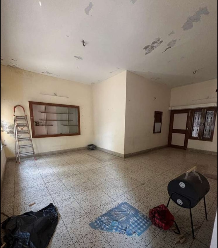 Living Room, niralanagar Commercial Office Space 3000 Sq.Ft. In Niralanagar Lucknow 9818267