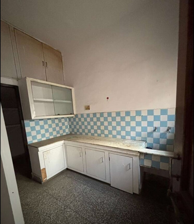 Kitchen, niralanagar Commercial Office Space 3000 Sq.Ft. In Niralanagar Lucknow 9818267