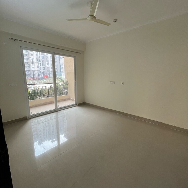 Room, amrapali-crystal-homes 4 Bedroom 2175 Sq.Ft. Apartment In Sector 76 Noida 9818313